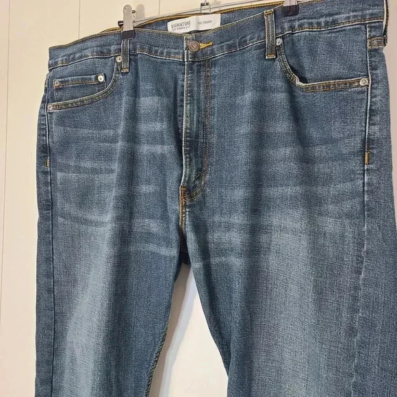 Levis Signature Straight Jeans S51 Casual Medium Wash Size 42/30 - Picture 2 of 9